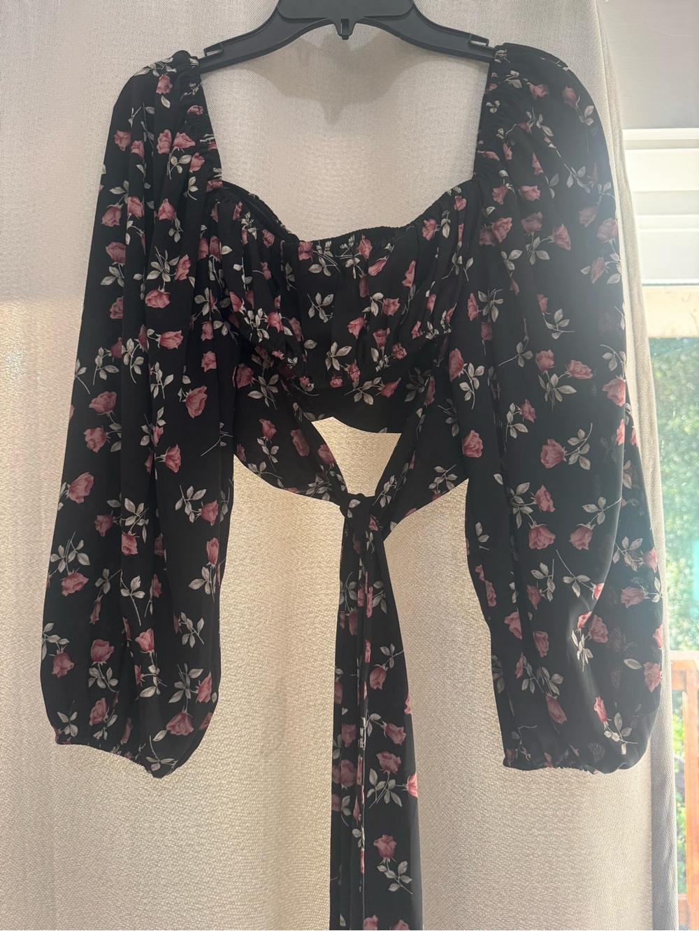 Blush Black Floral Tie-Back Puff Sleeve Crop Top
